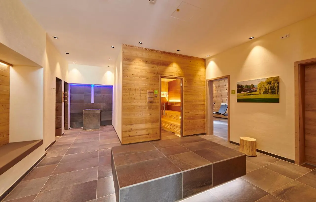 שטראובינג Bachhof Resort Hotel